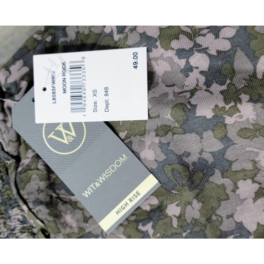 Wit & Wisdom Floral Camo High Rise Shorts Extra Small - Picture 3 of 8